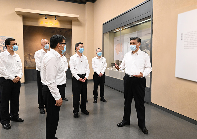 5月16日下午，中共中央总书记、国度主席、中央军委主席习近平在前往陕西西安主持中国－中亚峰会途中，在山西运城博物馆调查。